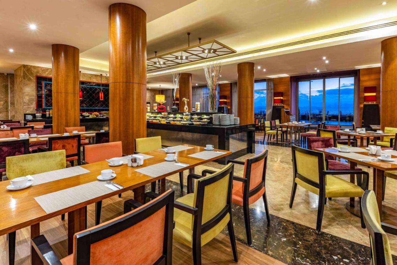 호텔 셀릭 팰리스 컨벤션 센터 테르말 스파 부루사 외부 사진 The restaurant
